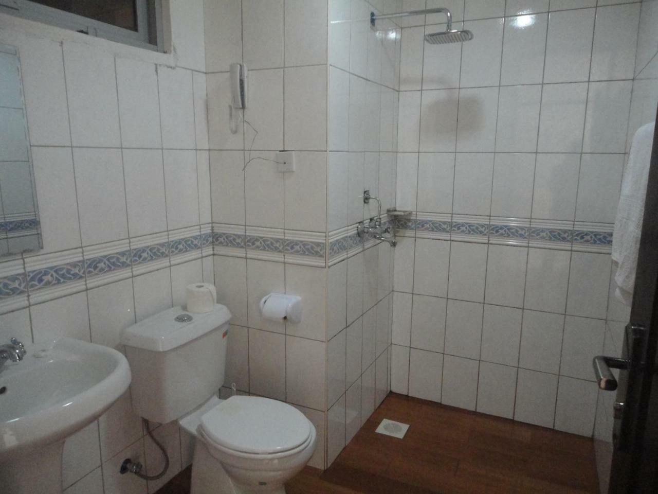 Entebbe Flights Motel Екстериор снимка